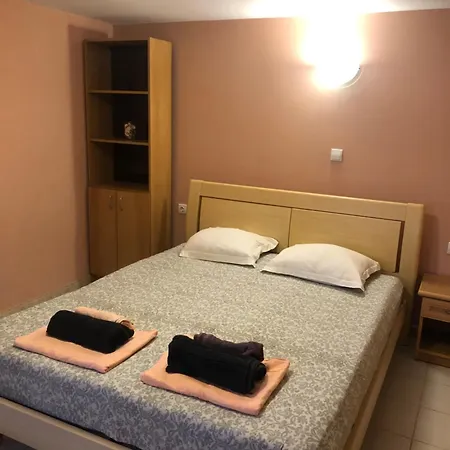 Guest house Surf House Rose I Po3a L Golden Sands