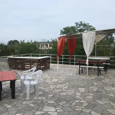 Guest house Surf House Rose I Po3a L