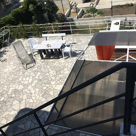 Guest house Surf House Rose I Po3a L