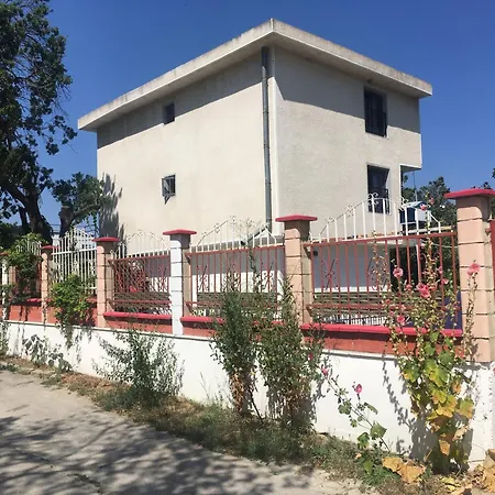 Surf House Rose I Po3a L Πανσιόν 3*