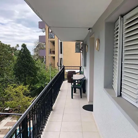 Surf House Rose I Po3a L Guest house Golden Sands