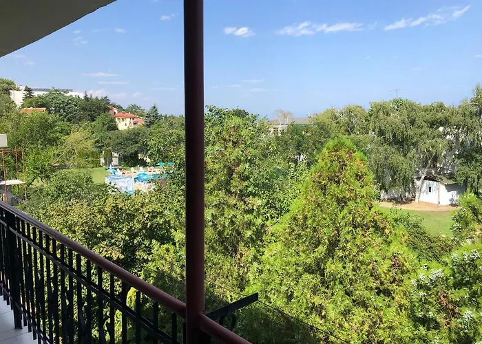 Surf House Rose I Po3a L 招待所