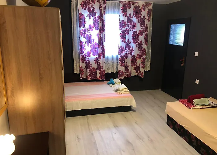 Surf House Rose I Po3a L 招待所 3*