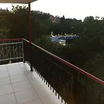 Къща за гости Surf House Rose I Po3a L