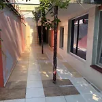 Surf House Rose I Po3a L