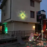 Surf House Rose I Po3a L