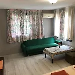Surf House Rose I Po3a L Къща за гости 3*