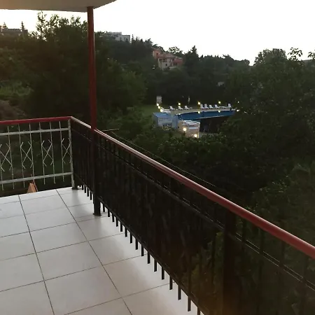 Penzion Surf House Rose I Po3a L