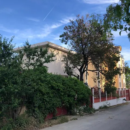 Surf House Rose I Po3a L 3* Zlate písky