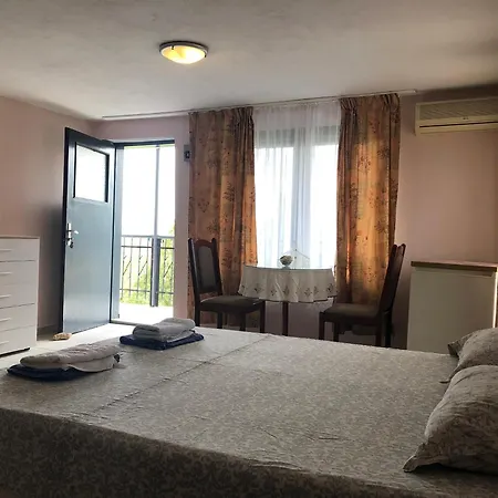 Surf House Rose I Po3a L Golden Sands