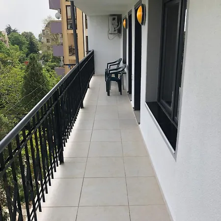 Surf House Rose I Po3a L Penzion