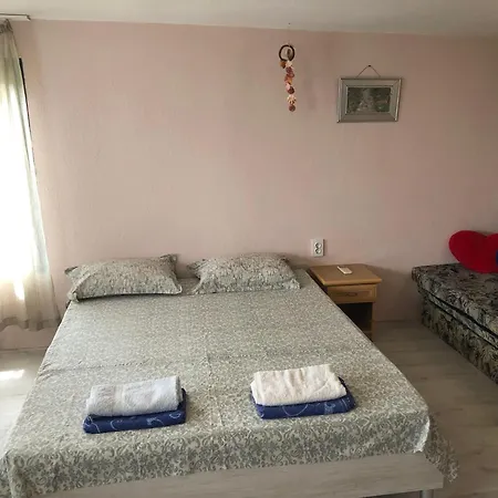 Guest house Surf House Rose I Po3a L Golden Sands