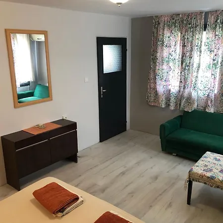 Konukevi Surf House Rose I Po3a L