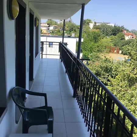 Surf House Rose I Po3a L Гостьовий будинок Золоті Піски