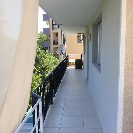 Surf House Rose I Po3a L Золоті Піски