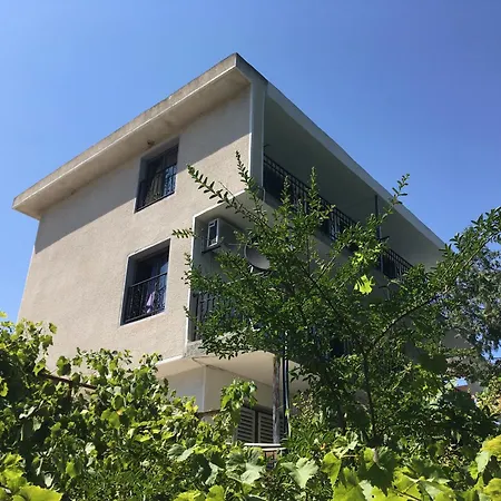 Guest house Surf House Rose I Po3a L *