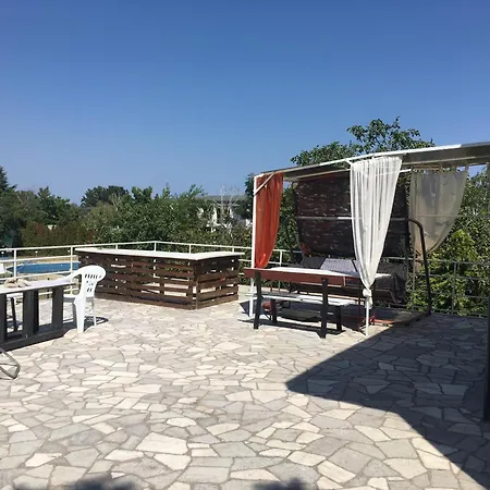 Surf House Rose I Po3a L * Golden Sands