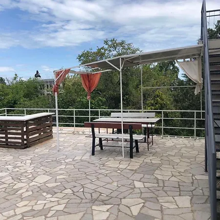 Surf House Rose I Po3a L