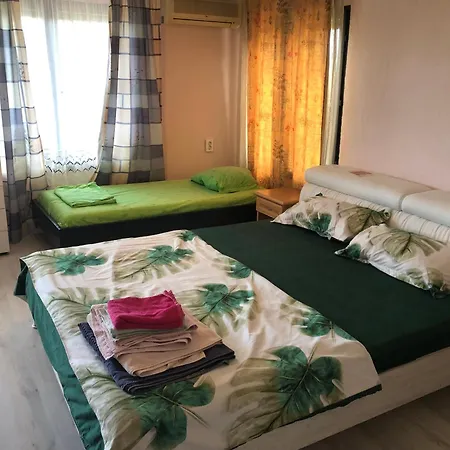 Surf House Rose I Po3a L Гостьовий будинок Золоті Піски