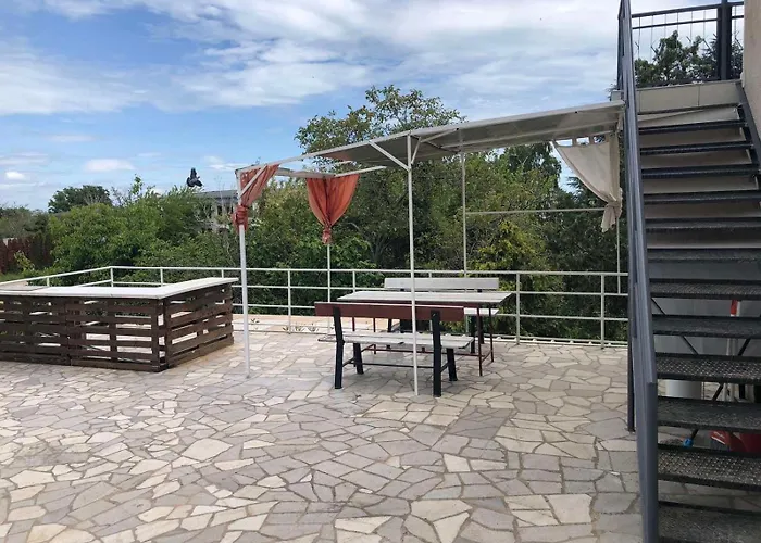 Surf House Rose I Po3a L